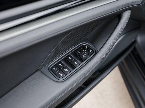 New 2026 Porsche Panamera image 23