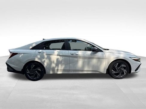 New 2025 Hyundai Elantra Sport FWD image 6