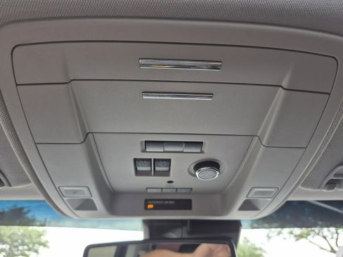 Used 2018 Chevrolet Tahoe LT image 34