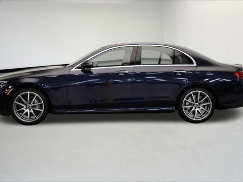 Used 2023 Mercedes-Benz E 450 4MATIC Sedan image 2