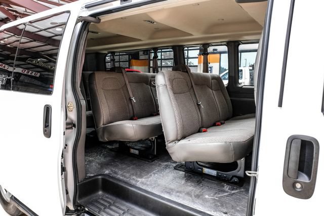 Used 2025 Chevrolet Express 3500 LT w/ LT Preferred Equipment Group RWD image 32