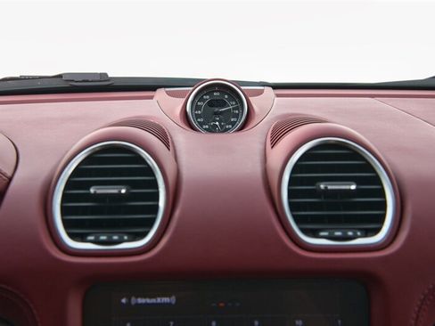 Used 2021 Porsche 718 Boxster Spyder RWD image 32