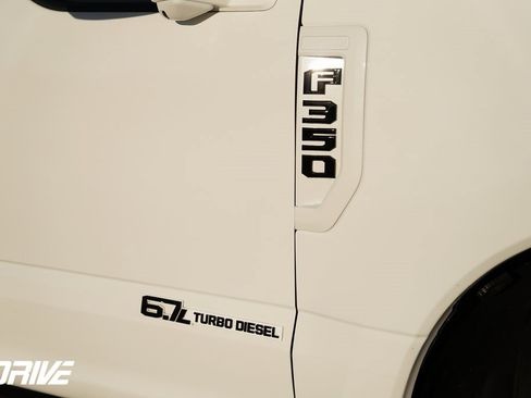 Used 2022 Ford F350 Platinum image 18