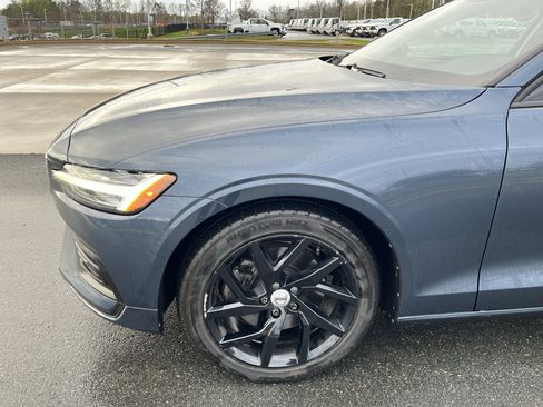 Used 2019 Volvo S60 T5 Momentum w/ Premium Package image 14