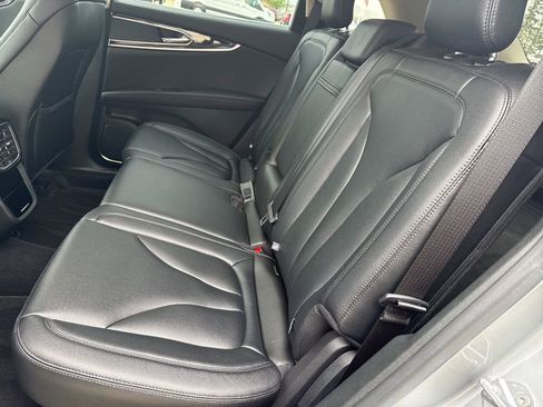 Used 2022 Lincoln Nautilus FWD image 10