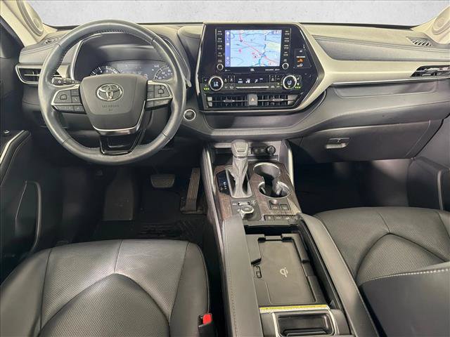 Used 2021 Toyota Highlander Limited AWD/4WD image 25