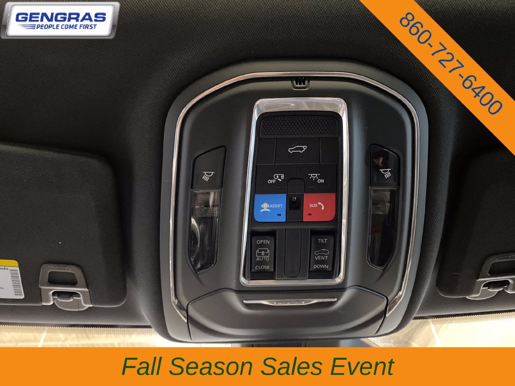 Used 2023 Jeep Grand Cherokee Altitude AWD/4WD image 25
