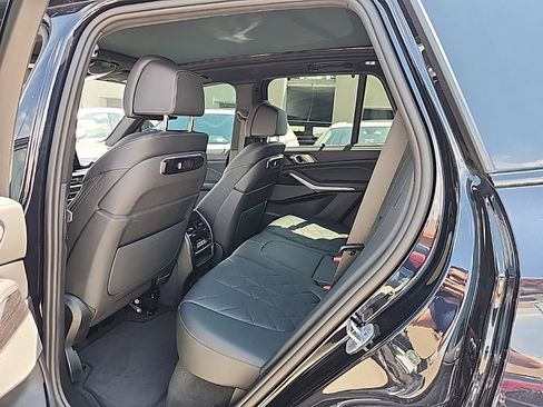 Used 2025 BMW X5 sDrive40i w/ M Sport Package RWD image 3