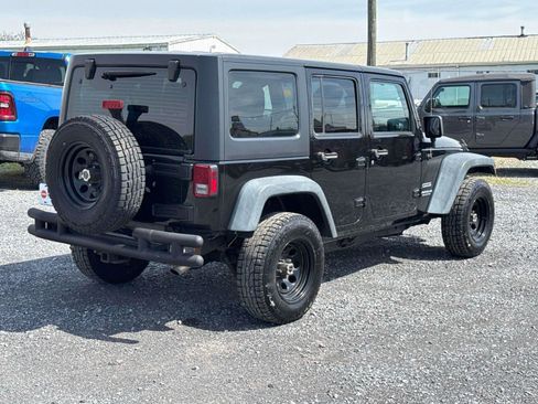 Used 2017 Jeep Wrangler Unlimited Sport w/ Connectivity Group AWD/4WD image 2