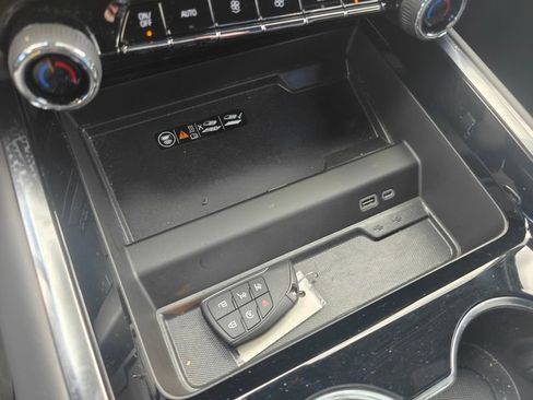 Used 2025 Chevrolet Tahoe Premier image 20