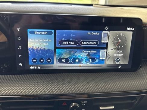 Used 2025 Nissan Kicks SR w/ SR Premium Package AWD/4WD image 39