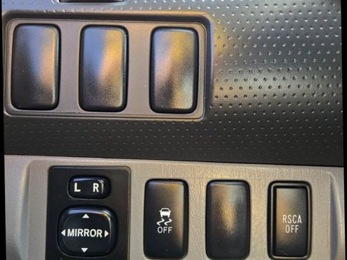 Used 2015 Toyota Tacoma image 24