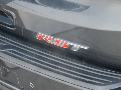 Used 2022 Chevrolet Suburban RST w/ Sport Performance Package image 10