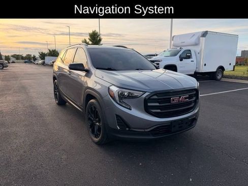 Used 2019 GMC Terrain SLE w/ Driver Convenience Package FWD image 3
