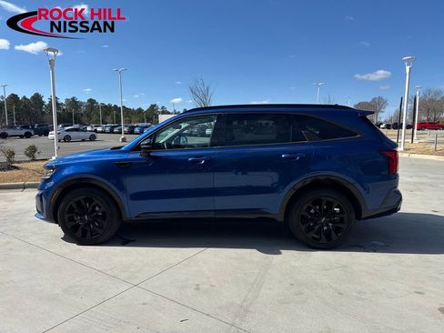 Used 2023 Kia Sorento SX image 4