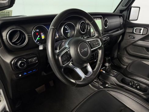 Used 2022 Jeep Wrangler Unlimited Sahara AWD/4WD image 21