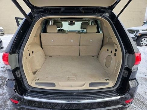 Used 2018 Jeep Grand Cherokee Overland image 16