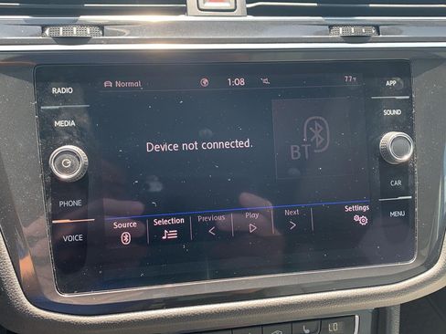 Used 2020 Volkswagen Tiguan SE w/ Panoramic Sunroof Package AWD/4WD image 15