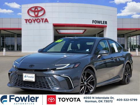 Used 2025 Toyota Camry XSE FWD image 1