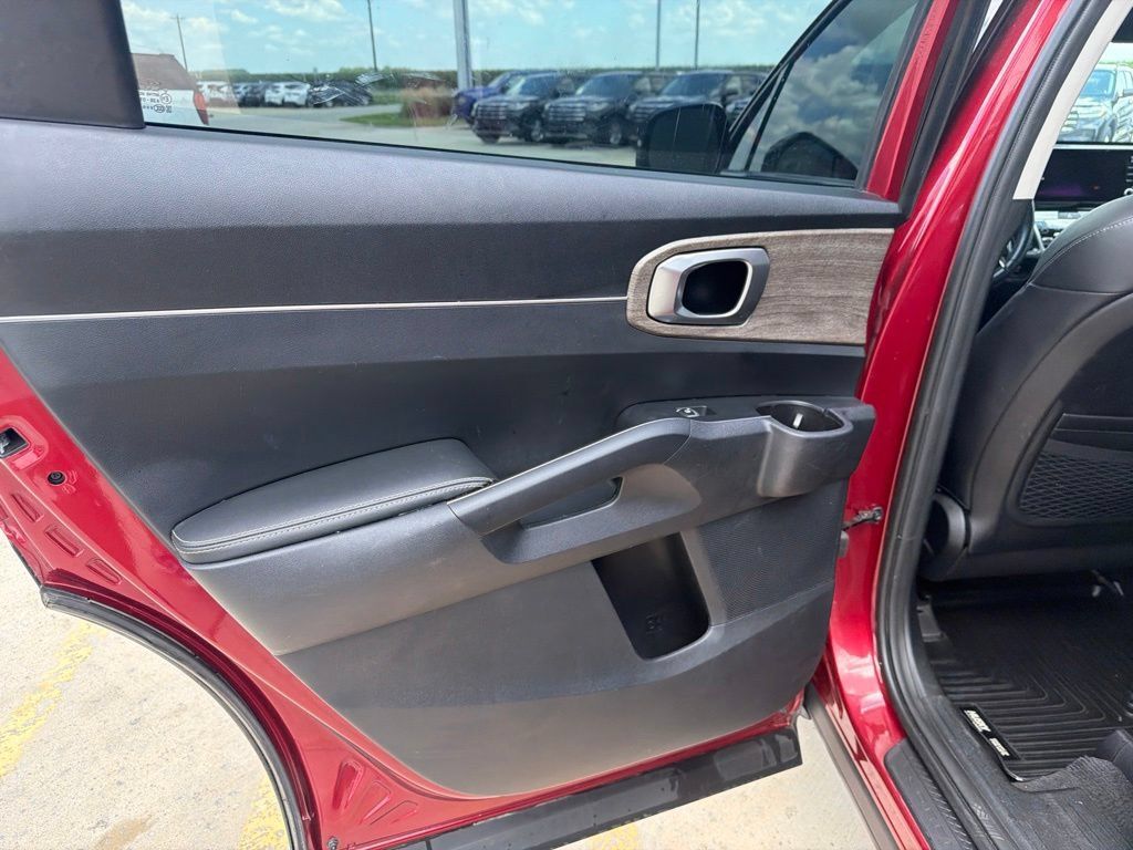 Used 2022 Kia Sorento S AWD/4WD image 17