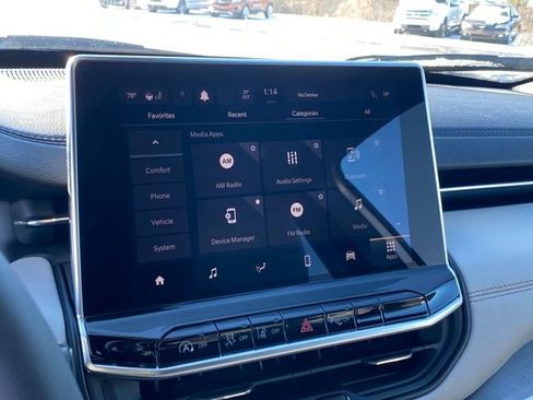 Used 2024 Jeep Compass Limited image 11