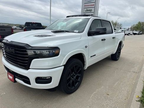 New 2026 RAM 1500 Laramie AWD/4WD image 3