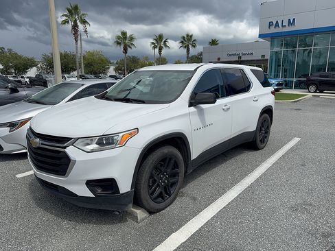 Used 2021 Chevrolet Traverse LS FWD image 3