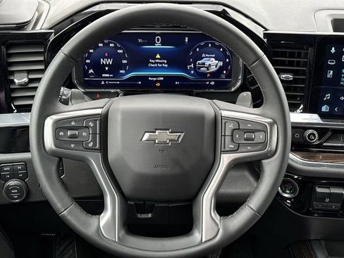 Used 2025 Chevrolet Silverado 1500 LT Trail Boss w/ LPO, Dark Essentials Package image 15