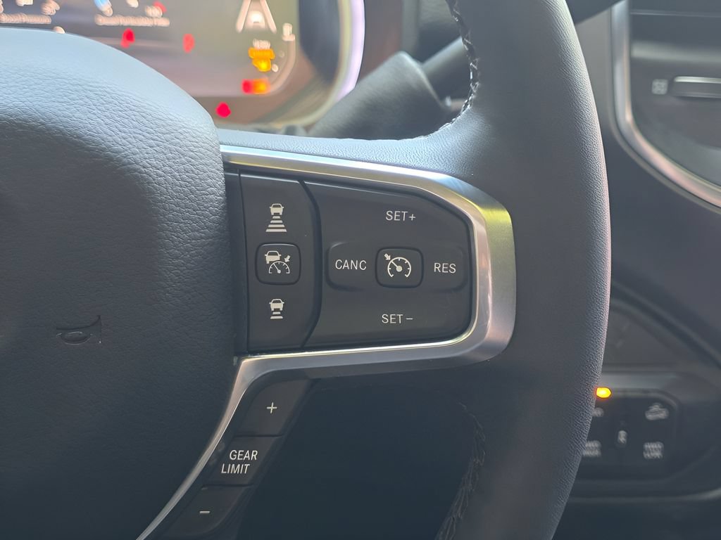 Used 2025 RAM 2500 Laramie AWD/4WD image 20