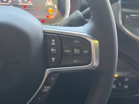 Used 2025 RAM 2500 Laramie AWD/4WD image 20