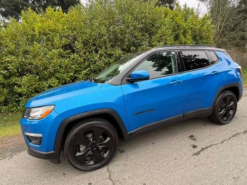 Used 2021 Jeep Compass Latitude w/ Sun and Sound Group FWD image 2