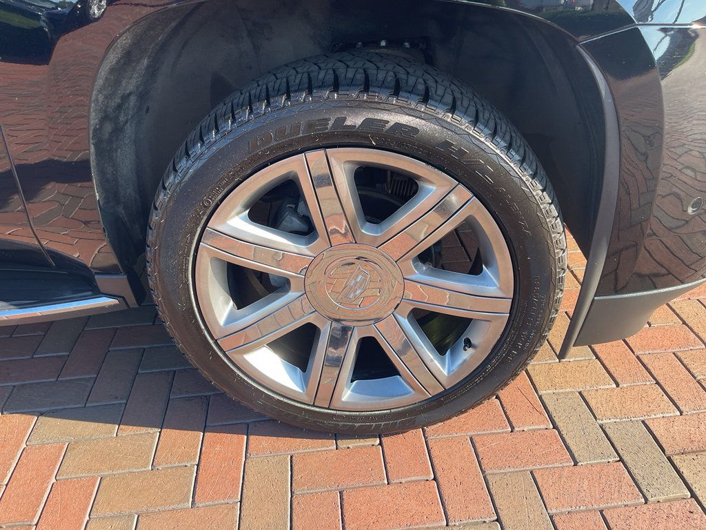 Used 2019 Cadillac Escalade Premium Luxury AWD/4WD image 6