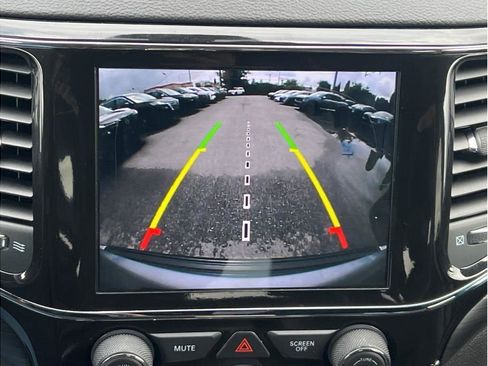 Used 2021 Jeep Grand Cherokee Laredo X image 12