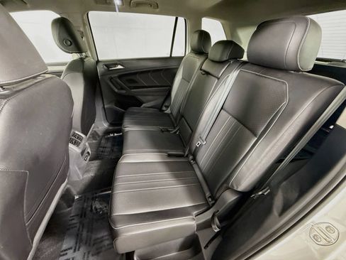 Certified 2024 Volkswagen Tiguan SE w/ Panoramic Sunroof Package AWD/4WD image 20