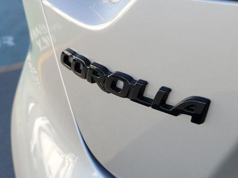 Used 2025 Toyota Corolla SE w/ SE Premium Package image 7