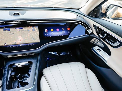 New 2026 Mercedes-Benz E 450 4MATIC Sedan image 15