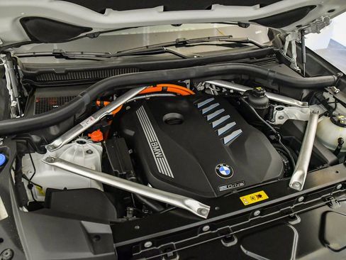 Used 2023 BMW X5 xDrive45e w/ Climate Comfort Package image 25