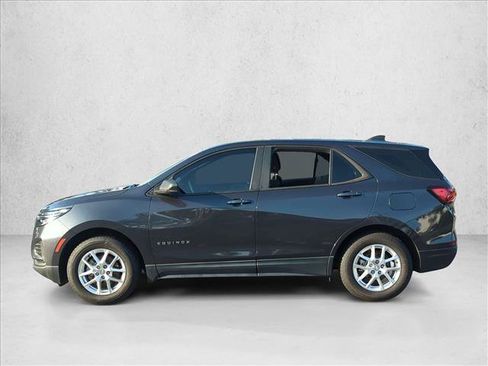 Used 2022 Chevrolet Equinox LS w/ Driver Confidence II Package FWD image 9