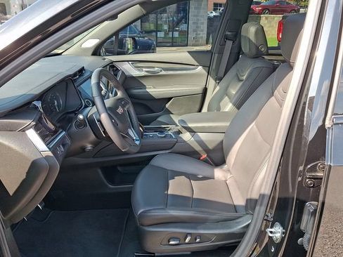 Certified 2025 Cadillac XT6 Sport w/ LPO, Floor Liner Package AWD/4WD image 10