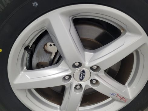 Used 2018 Ford Explorer XLT w/ Equipment Group 201A image 31