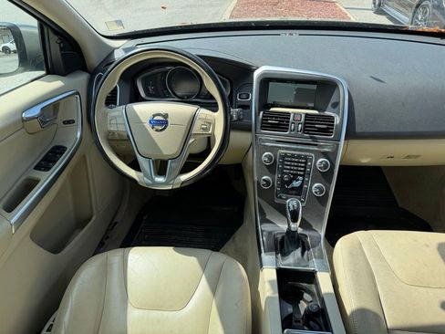 Used 2016 Volvo XC60 T6 w/ Proximity Package image 22