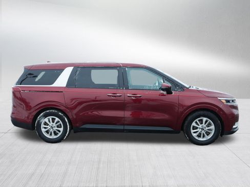 Certified 2024 Kia Carnival LX image 8