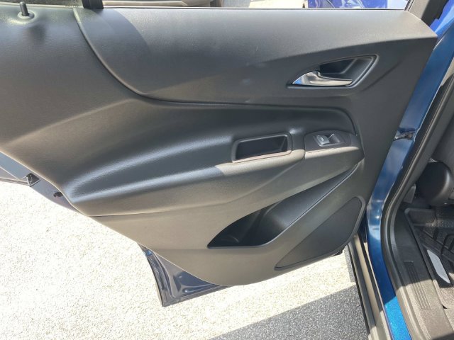 Used 2020 Chevrolet Equinox LT w/ Driver Convenience Package FWD image 9