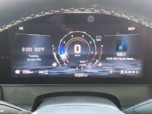 Used 2024 Chevrolet Traverse LT w/ Midnight/Sport Edition image 17