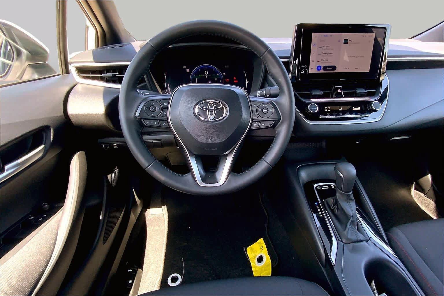 Used 2026 Toyota Corolla SE FWD image 6