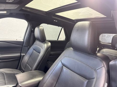 Used 2020 Ford Explorer Limited AWD/4WD image 11