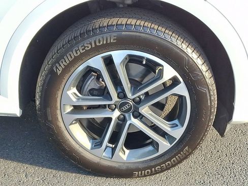 Used 2025 Audi Q5 Premium Plus w/ Premium Plus AWD/4WD image 15