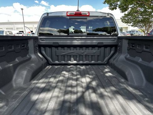 Used 2024 Chevrolet Colorado ZR2 w/ Technology Package AWD/4WD image 33