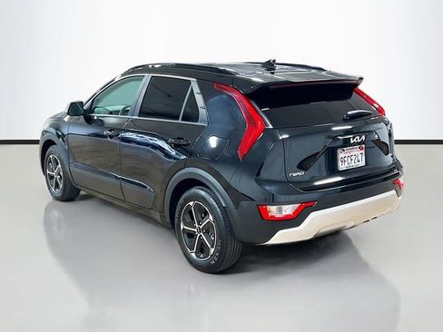 Certified 2023 Kia Niro EX image 5