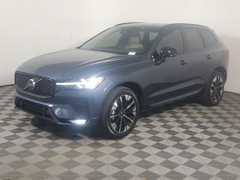 Used 2026 Volvo XC60 B5 Plus w/ Protection Package Premier AWD/4WD image 3